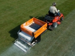 Štěrbinový topdresser ELIET EcoCure